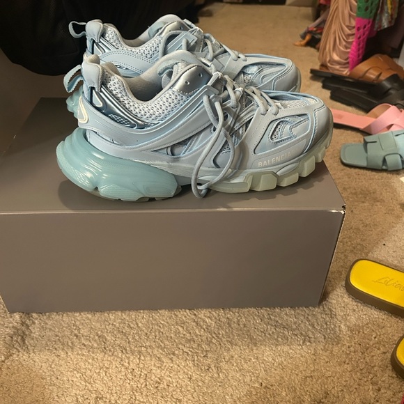 Balenciaga Sneakers - Picture 3 of 7